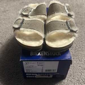 Birkenstock - Arizona Fur - Size 37 (US L 6.0) - Stone Coin
